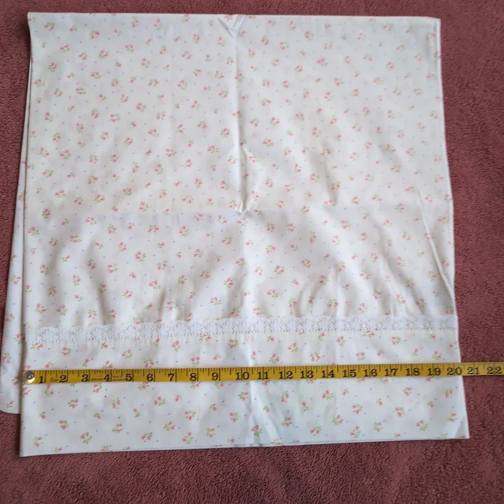 2 Vtg Wamsutta Supercale Plus King Pillowcases Floral Lace Trim Tulip Cottage